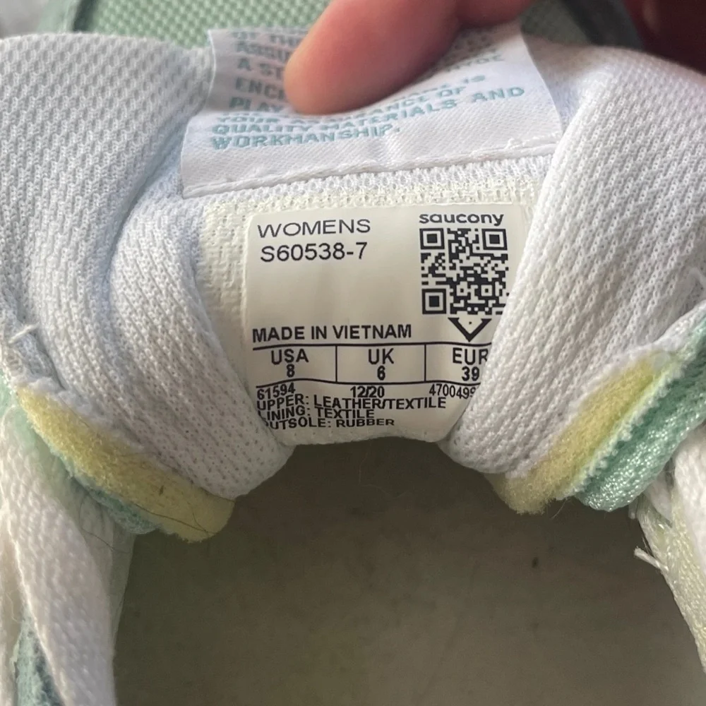 Saucony women hornet